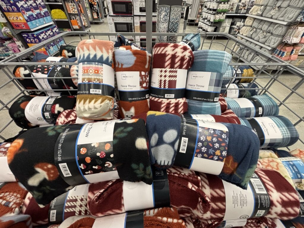 Blanket mainstays fleece throw img 3744