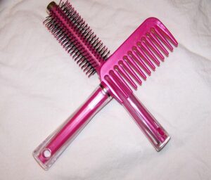 Brush and comb 13677 640