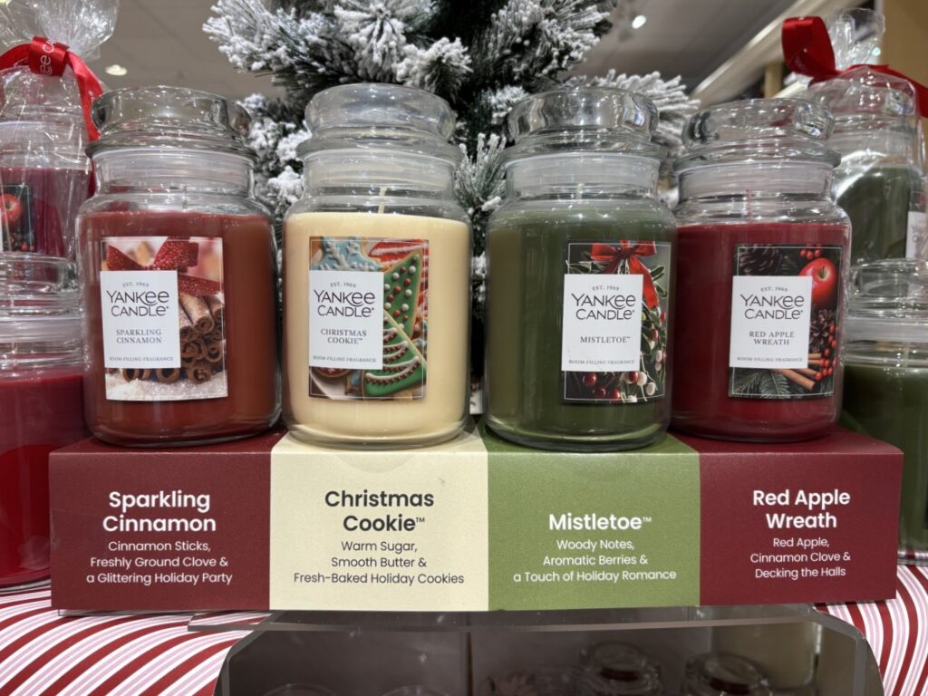 Yankee Candle Sparkling Cinnamon Christmas Cookie Mistletoe Red Apple Wreath IMG