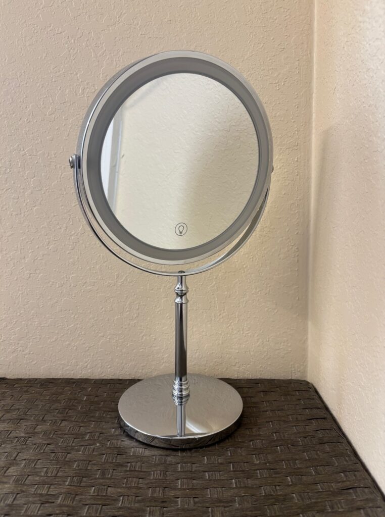Lighted Makeup Mirror IMG