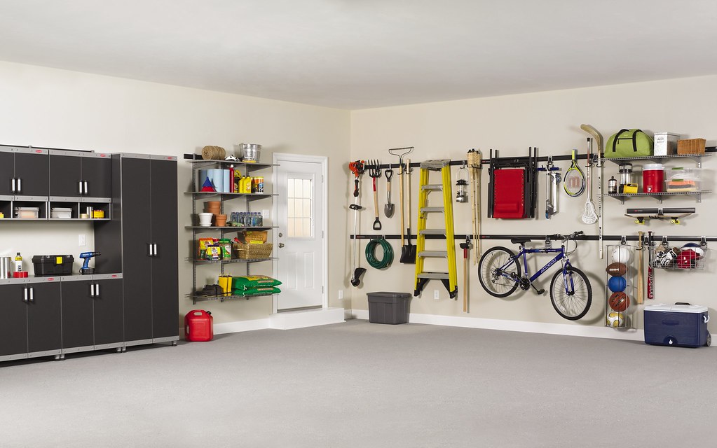 Rubbermaid FastTrack Garage Organization System